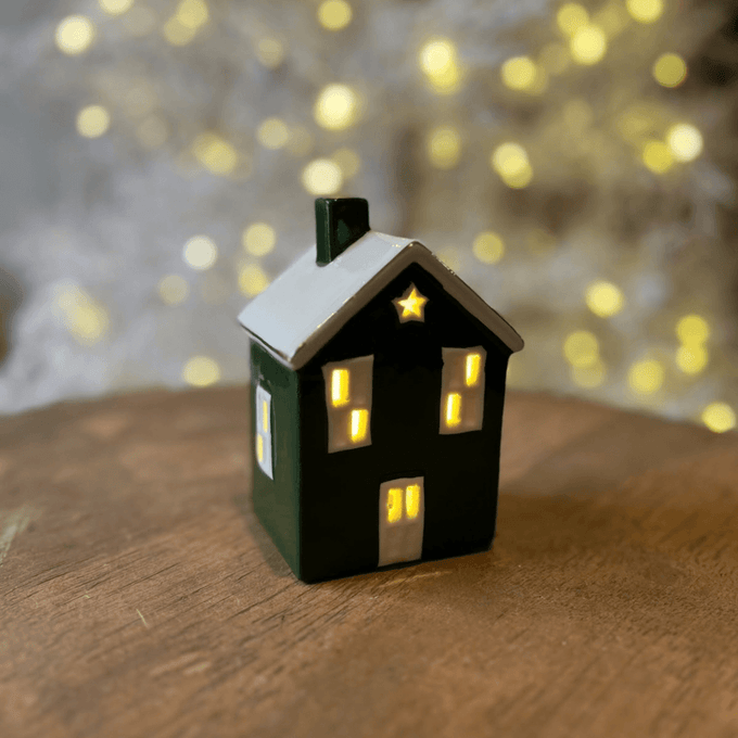 Casa Decorativa com Estrela e LED – 11,5cm